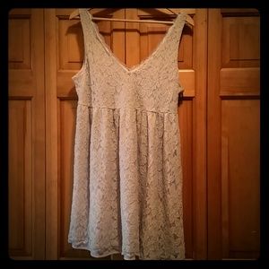 Jennifer Lopez dress in a gorgeous grey color.