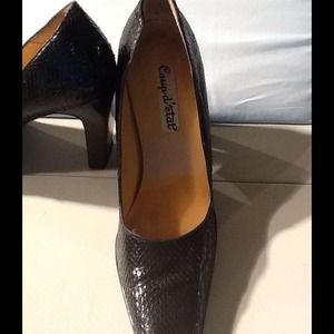 Croc Leather Pumps