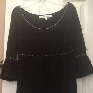 Ladies/teen shirt black playful shirt