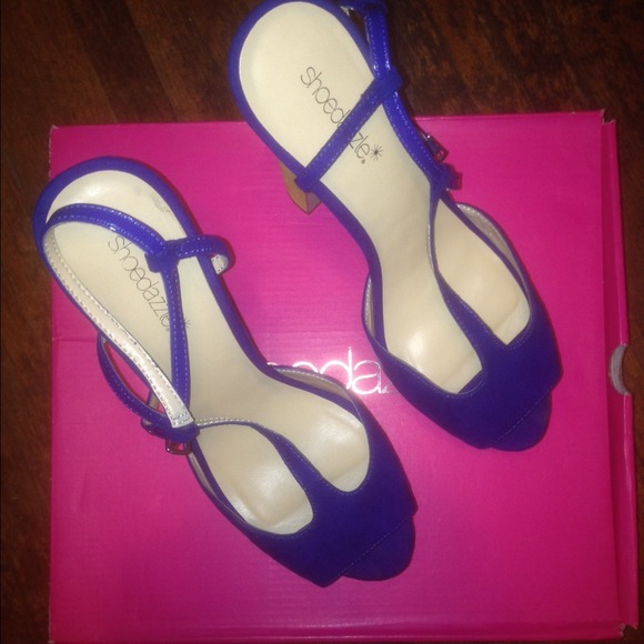 Color Block Pumps - Picture 4 of 4