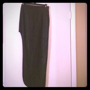 ✖️High Slit Faux Leather Looking Maxi Skirt ✖️