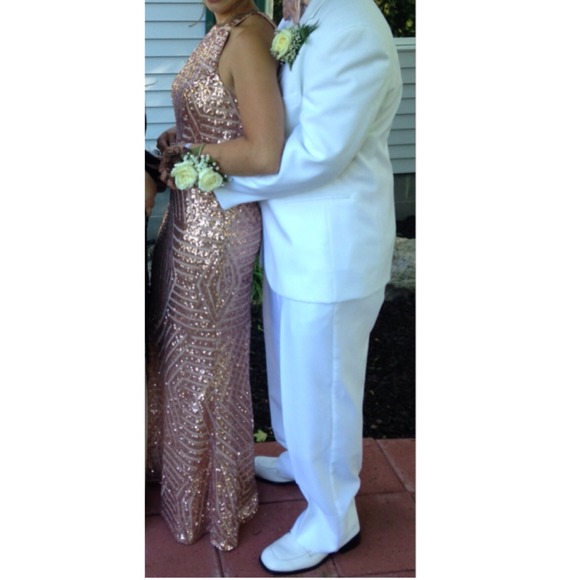 Stunning sequined geometric patterned prom dress!