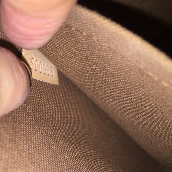 🚫🚫🚫🚫🚫🚫SOLD Louis Vuitton Popincourt Haute - Picture 4 of 4