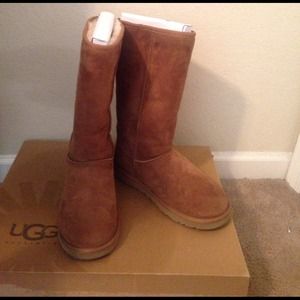 Tan Uggs