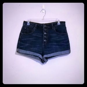 Highwaisted Shorts With Buttons