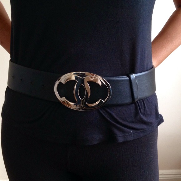 ⛔️SOLD⛔️Chanel Silver Logo Belt - Picture 3 of 3