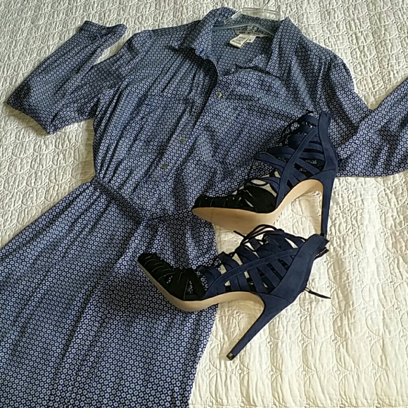 Beautiful Max Studio button front wrap dress