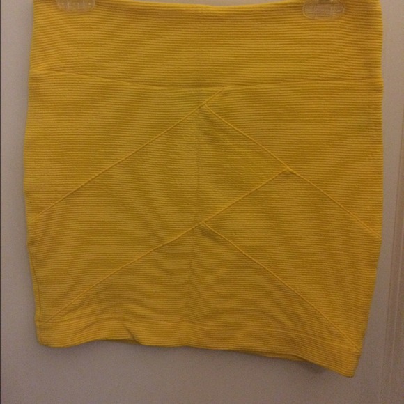 Charlotte Russe Yellow Stretch Mini Skirt Size M