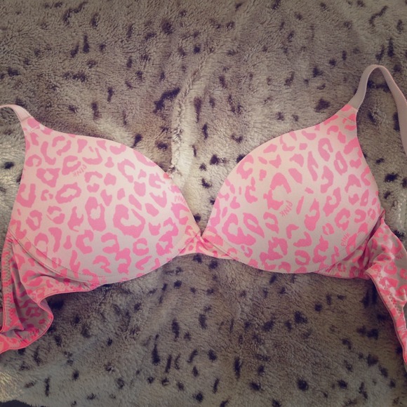 Victoria's Secret Love Pink 32C Bra