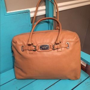🎉REDUCED! Michael Kors Hamilton Weekender