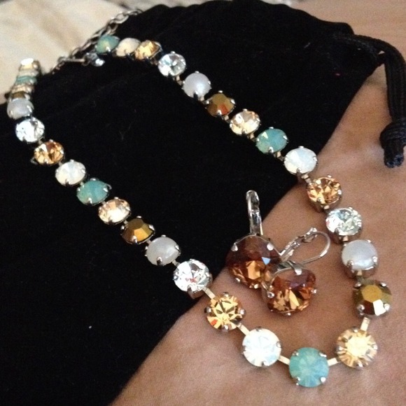 Sabika Classics choker and drop earrings