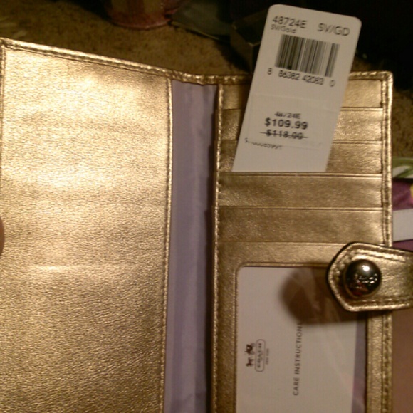 Coach wallet trade value $80 - Picture 2 of 3