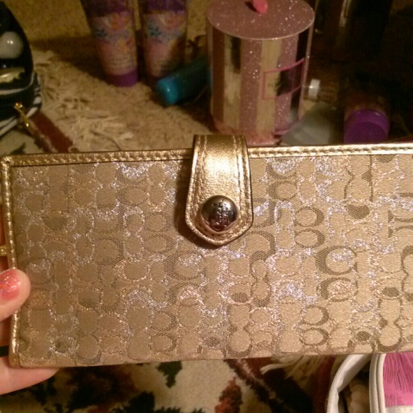 Coach wallet trade value $80 - Picture 3 of 3