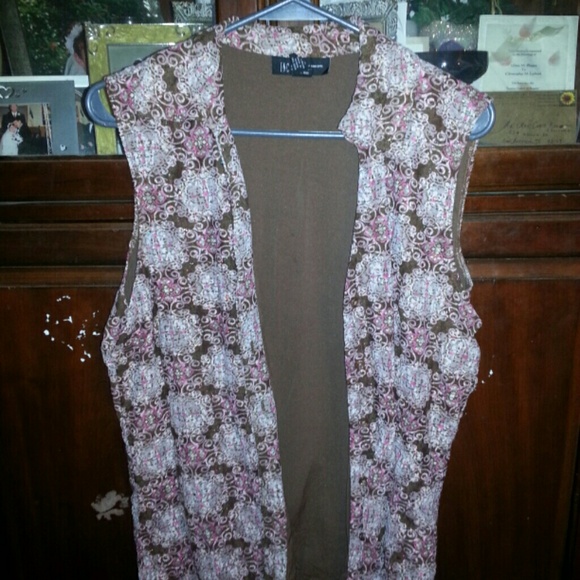 Sleeveless button down blouse Bundled for Shannon