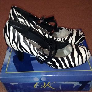 NIB Black and White Zebra Print Heels