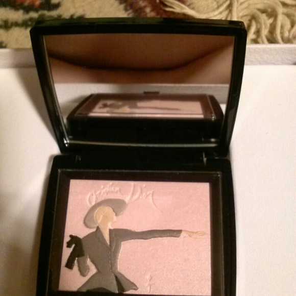 SOLD...Dior eyeshadow palette trade value 95 - Picture 2 of 2