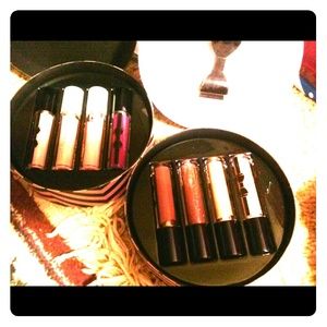 MAC LIPGLOSS BOX**** trading Italianwifey