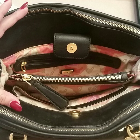💗GUESS Purse💗reduced reduced reduced - Picture 2 of 3