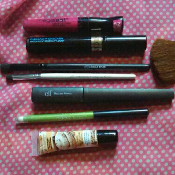 Makeup - Picture 2 of 4