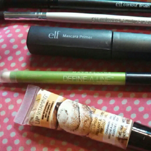Makeup - Picture 3 of 4
