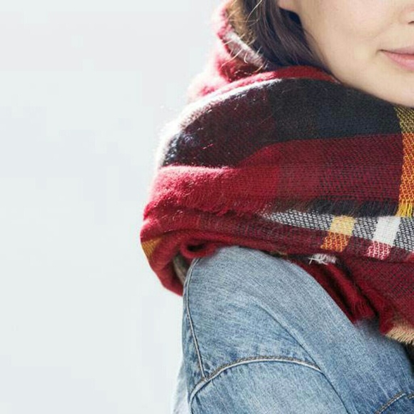 SOLD Zara Plaid Scarf - Picture 2 of 3