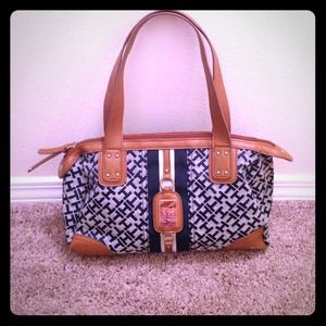 💯Tommy Hilfiger handbag