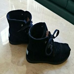 Toms high tops shoes