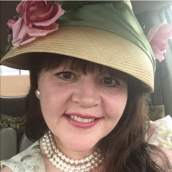 Meet Your Seller & Buyer!💕🌺💕✌️ - Picture 2 of 4