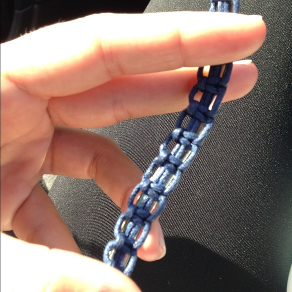 Rhinestoned toggle bracelet - Picture 4 of 4