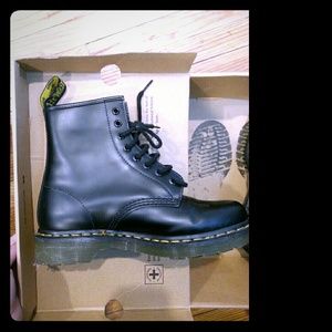 Dr Martens 1460 Broken In Black Boots