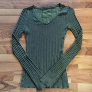 Mudd medium forest green sweater.