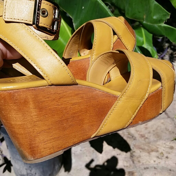 Tory Burch Almita wedge sandal - Picture 2 of 4