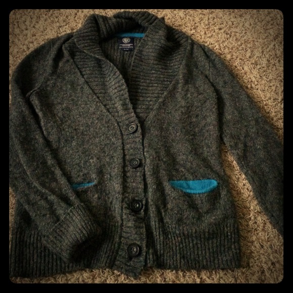***SOLD ON VINTED*** AE cardigan sweater