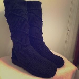 Black Authentic knitted UGGS