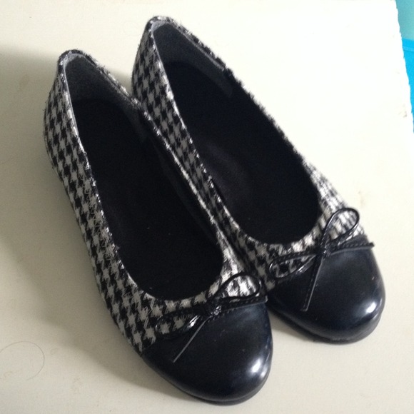 Houndstooth Flats