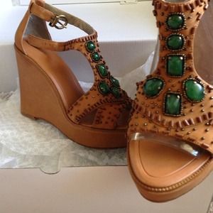 Banana republic platform sandals size 9