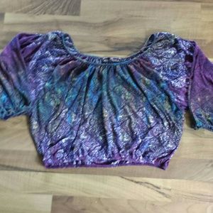 Woman's multi design cropped top.