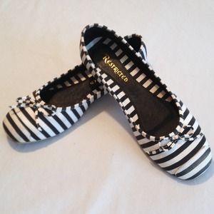 Black and white stripe flats
