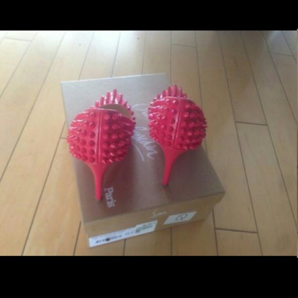 christian louboutin pigalle - Picture 2 of 4