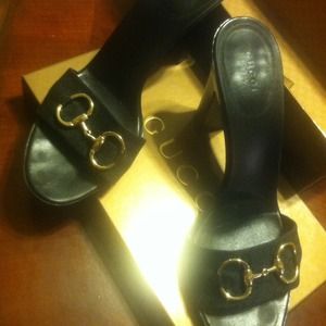 GUCCI Woman's Black Sandal ( Size 9)