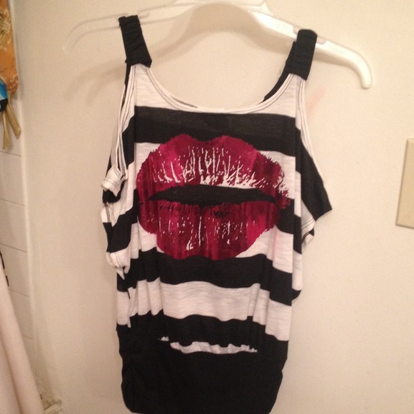 Tops black & white stripes