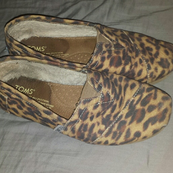 TOMS leopard pattern
