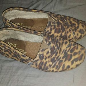 TOMS leopard pattern