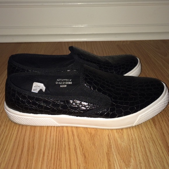 Topshop Size 7US Slip Ons