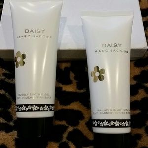 Marc Jacobs Daisy shower gel &shimmer body lotion