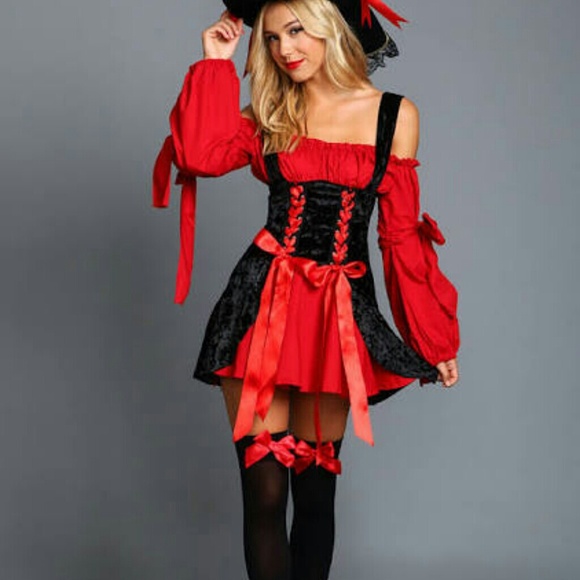 🚫 SOLD 🚫 Leg Avenue Vixen Pirate Costume