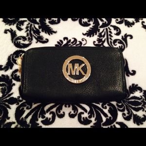 MK black wallet