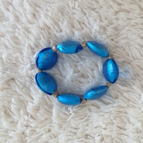 Blue statement bracelet - Picture 2 of 2