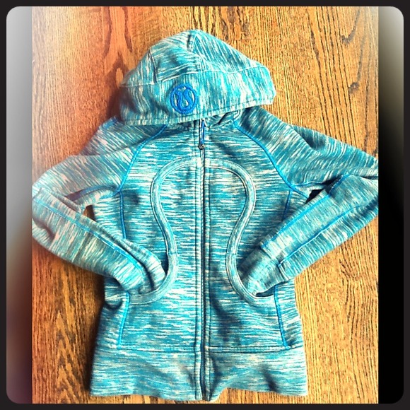 NWOT Lululemon scuba hoodie