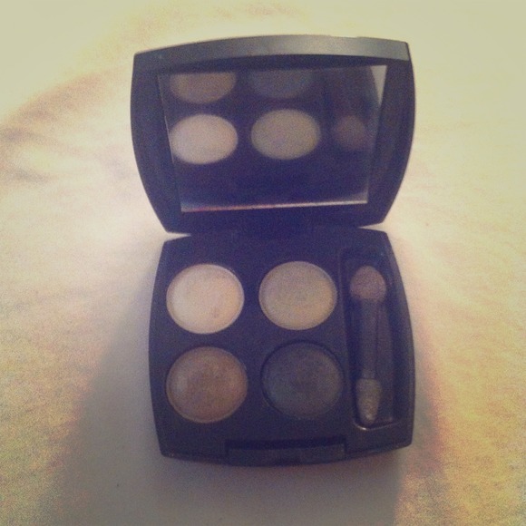 Avon's Q501 Fresh Cut Green Quad Eye Shadow💎💕